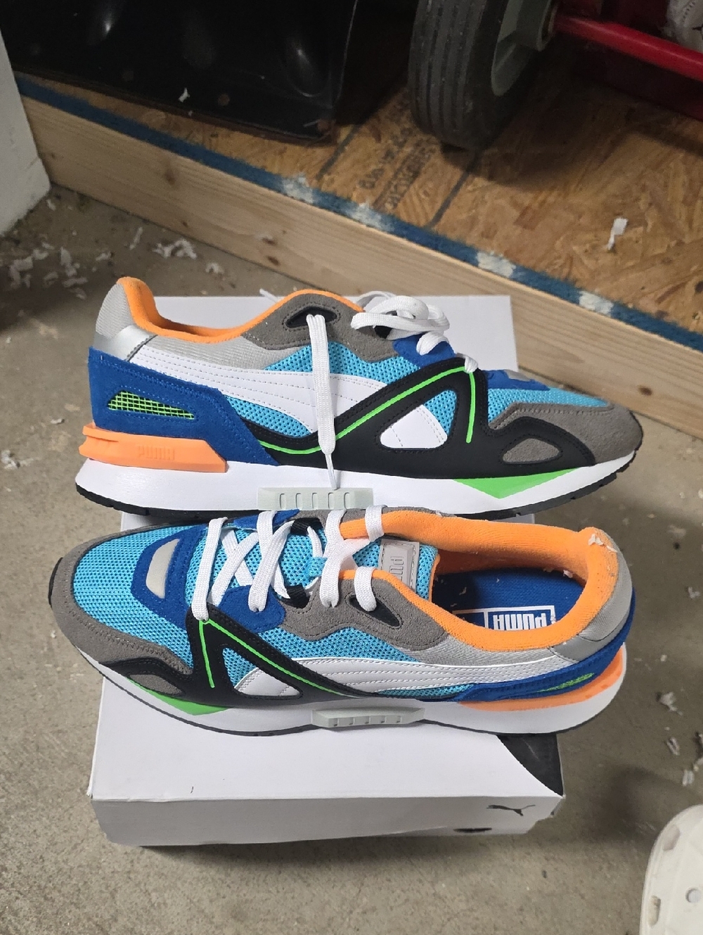 Men Puma Blue, Orange & Green Retro Runner Sneakers